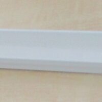 Kunststoffsockel weiss für LED Röhren 120 cm